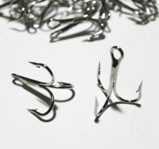 Pack of 25 Fishing Treble Hooks Size 8 Large. Suit bait or lures Hooks, Jig Heads, Sinkers & Swivels